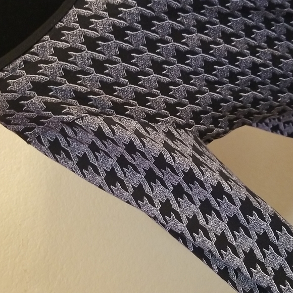 Lularoe Halloween, Black Crows design Lynnae long sleeve top plus size 3X - Picture 2 of 9